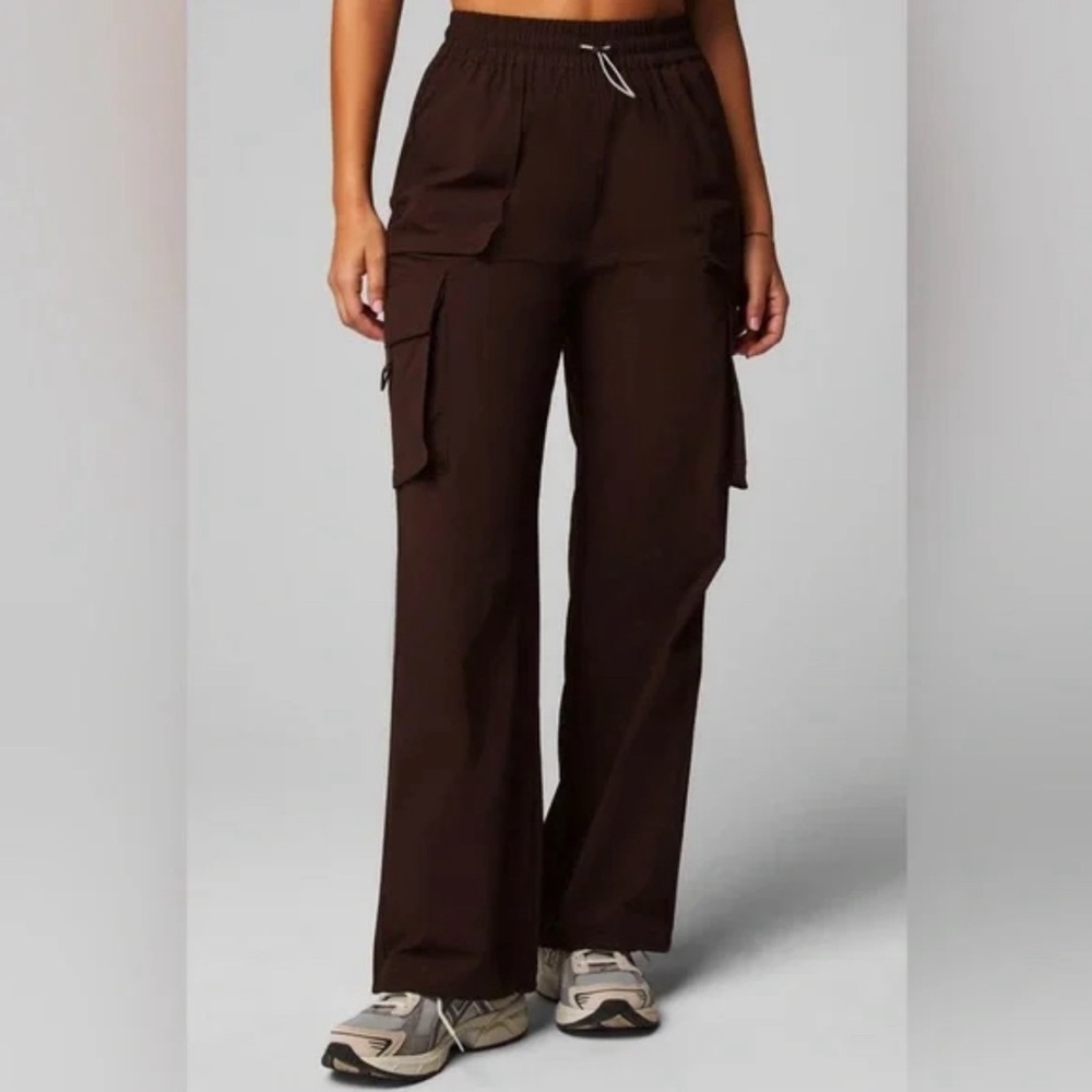 Fabletics cargo heights rip stop pant in cocoa